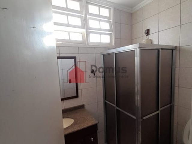 Casa com 350m² 3 quartos e 1 banheiro, para alugar, no bairro Crispim em Pindamonhangaba