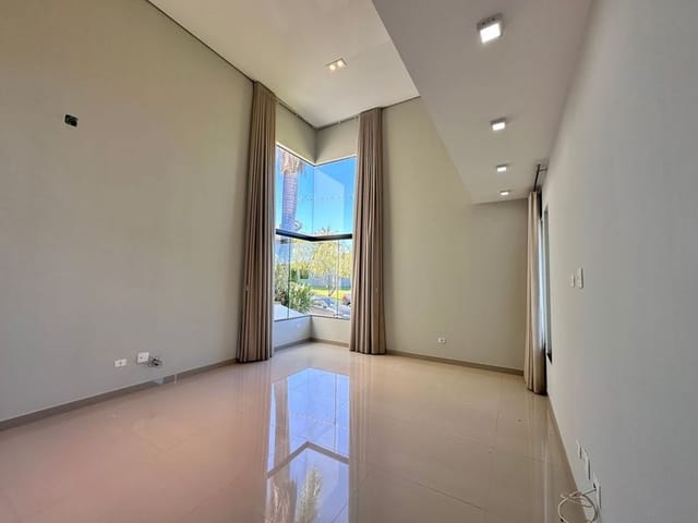 Casa com 312m² 3 quartos e 4 banheiros, à venda, no bairro Esperança em Londrina