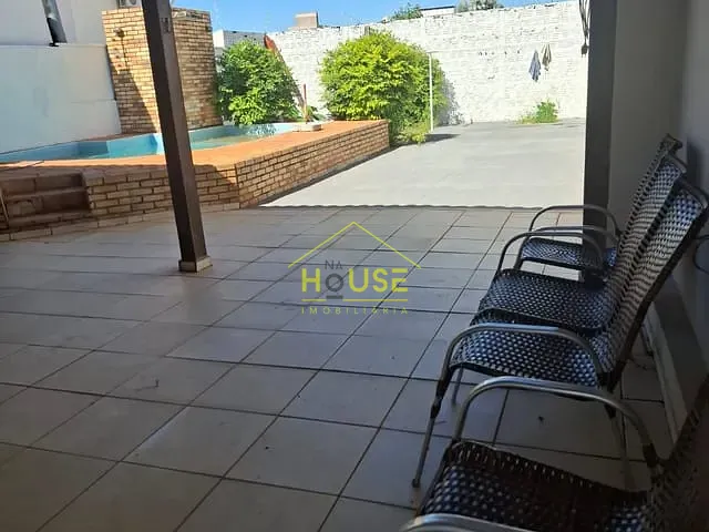 Casa com 380m² 3 quartos e 3 banheiros, para alugar, no bairro Santa Eliza em Votuporanga