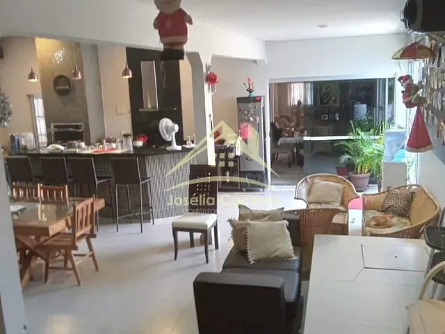 Casa com 700m² 4 quartos e 3 banheiros, à venda, no bairro Lixeira em Cuiabá