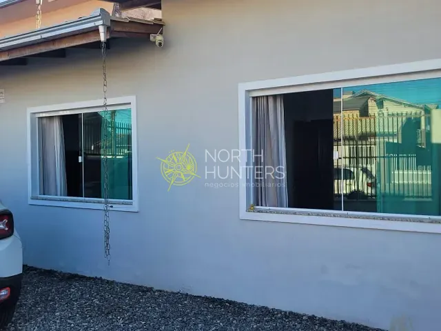 Casa com 140m² 3 quartos e 3 banheiros, à venda, no bairro Iririú em Joinville