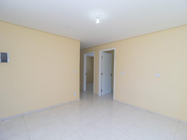 Casa 3 quartos e 3 banheiros, para alugar, no bairro Mossunguê em Curitiba