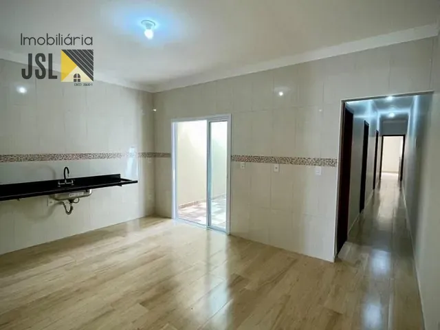 Casa com 153m² 3 quartos e 2 banheiros, à venda, no bairro Vila Santos em Caçapava