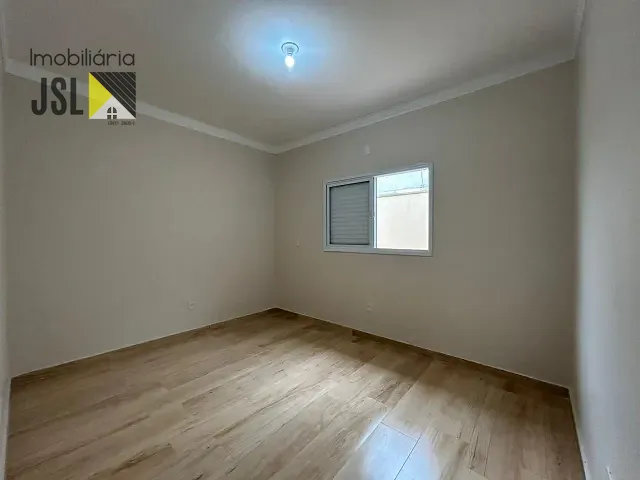 Casa com 153m² 3 quartos e 2 banheiros, à venda, no bairro Vila Santos em Caçapava