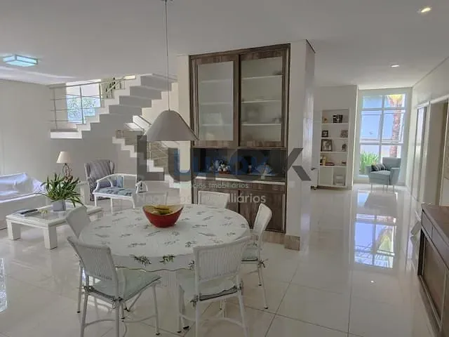 Casa com 1002m² 3 quartos e 5 banheiros, à venda, no bairro Vale do Itamaracá em Valinhos