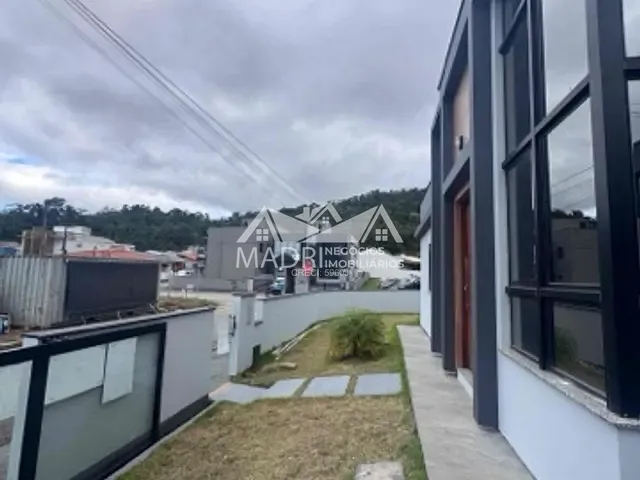 Casa 3 quartos e 1 banheiro, à venda, no bairro Bela Vista em Palhoça