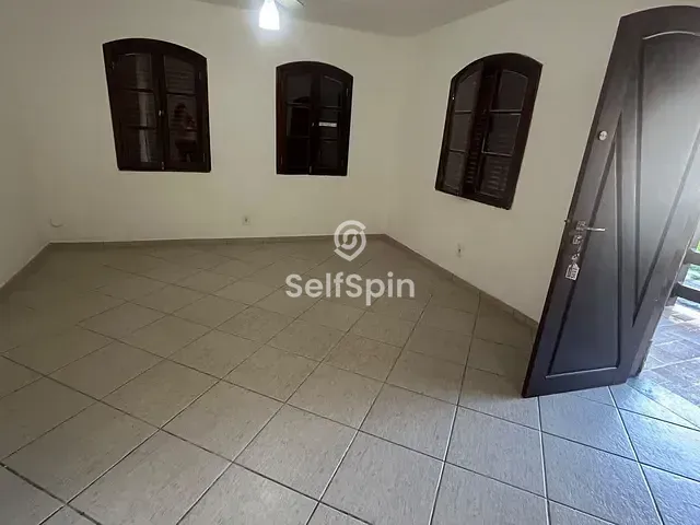 Casa 3 quartos e 2 banheiros, para alugar, no bairro Piratininga em Niterói