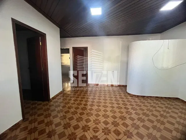 Casa 2 quartos e 2 banheiros, para alugar, no bairro Núcleo Residencial Beija-Flor em Bauru