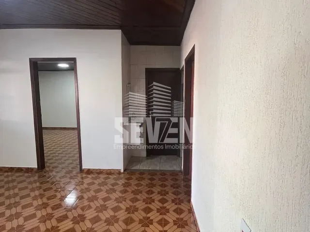 Casa 2 quartos e 2 banheiros, para alugar, no bairro Núcleo Residencial Beija-Flor em Bauru