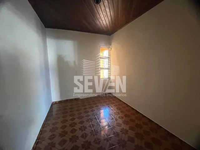 Casa 2 quartos e 2 banheiros, para alugar, no bairro Núcleo Residencial Beija-Flor em Bauru