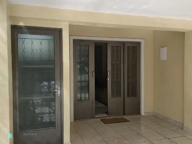 Casa com 250m² 3 quartos e 3 banheiros, à venda, no bairro Vila Cavaton em São Paulo