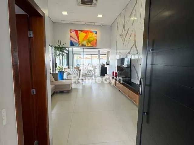 Casa com 406m² 4 quartos e 5 banheiros, para alugar, no bairro Residencial Goiânia Golfe Clube em Goiânia