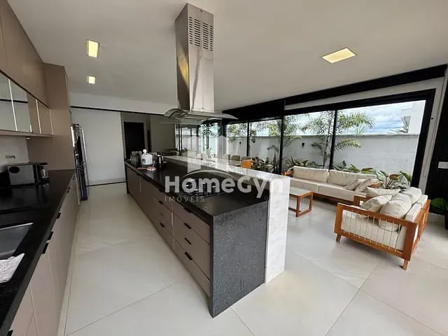 Casa com 406m² 4 quartos e 5 banheiros, para alugar, no bairro Residencial Goiânia Golfe Clube em Goiânia