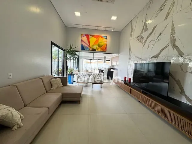 Casa com 406m² 4 quartos e 5 banheiros, para alugar, no bairro Residencial Goiânia Golfe Clube em Goiânia