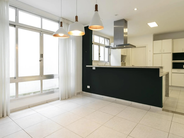 Casa com 600m² 5 quartos e 7 banheiros, à venda, no bairro Vila Nova Conceição em São Paulo