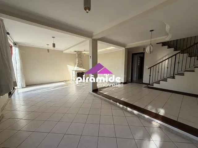 Casa com 250m² 4 quartos e 2 banheiros, à venda, no bairro Jardim das Indústrias em São José dos Campos