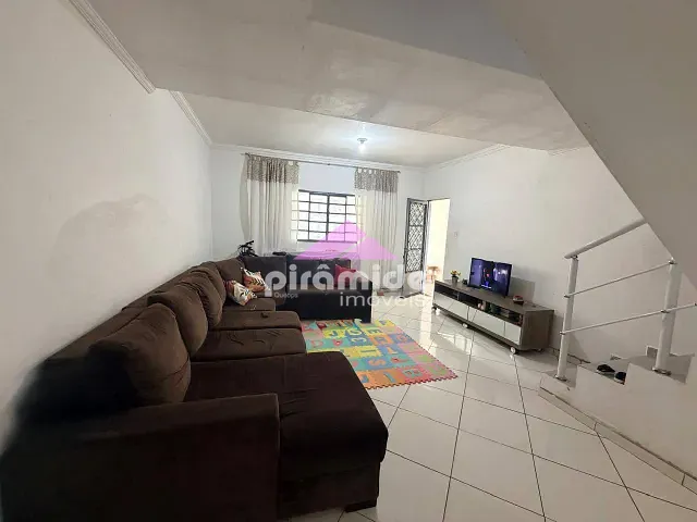 Casa com 125m² 3 quartos e 2 banheiros, à venda, no bairro Jardim Nova Flórida em São José dos Campos