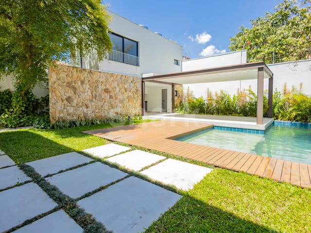 Casa com 570m² 4 quartos e 5 banheiros, à venda ou para alugar, no bairro Jardim Paulista em São Paulo