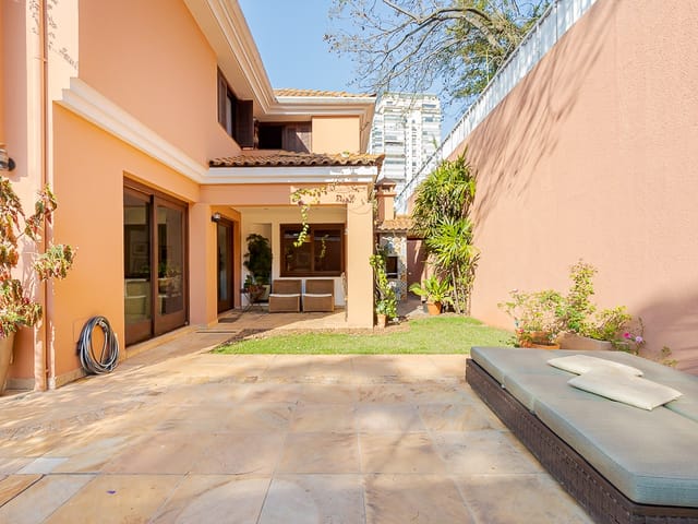 Casa com 499m² 4 quartos e 5 banheiros, à venda, no bairro Jardim Sílvia (Zona Oeste) em São Paulo