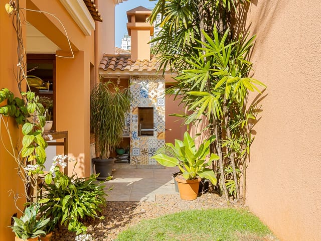 Casa com 499m² 4 quartos e 5 banheiros, à venda, no bairro Jardim Sílvia (Zona Oeste) em São Paulo