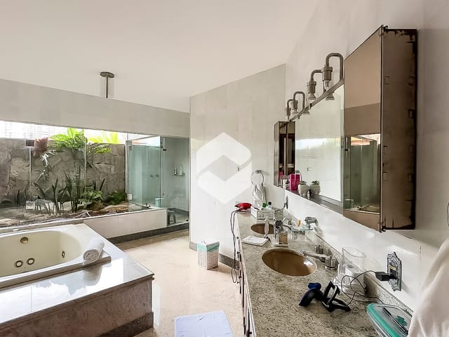 Casa com 1000m² 5 quartos e 9 banheiros, à venda, no bairro Barra da Tijuca em Rio de Janeiro