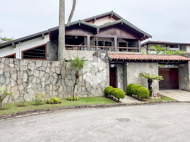 Casa com 1000m² 5 quartos e 9 banheiros, à venda, no bairro Barra da Tijuca em Rio de Janeiro
