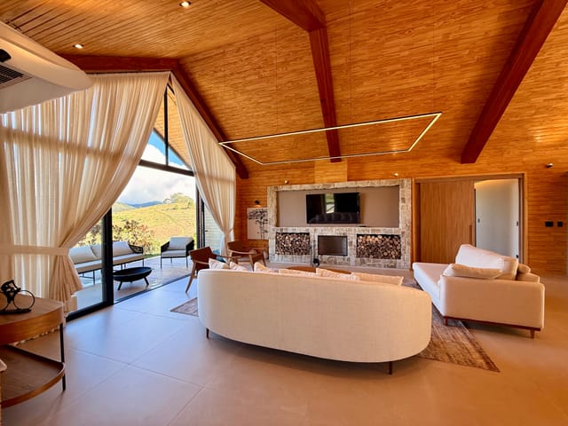 Casa com design Escandinavo em condomínio fechado