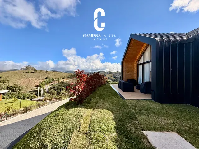 Casa com 2200m² 3 quartos e 6 banheiros, à venda, no bairro Condomínio Iporanga em Campos do Jordão