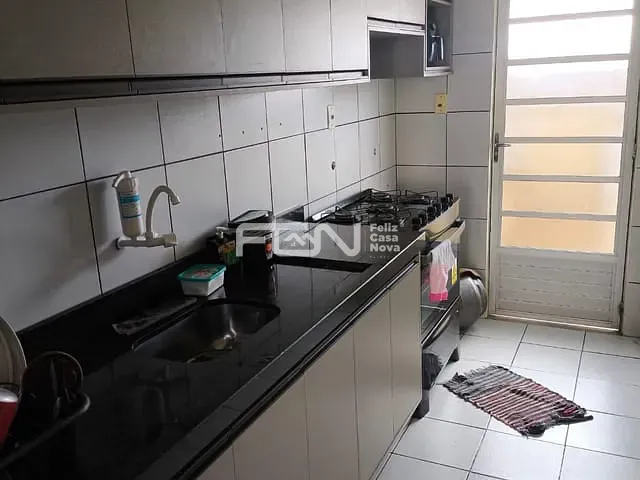 Casa 2 quartos e 2 banheiros, para alugar, no bairro Parque Real Serra Verde em Camaçari