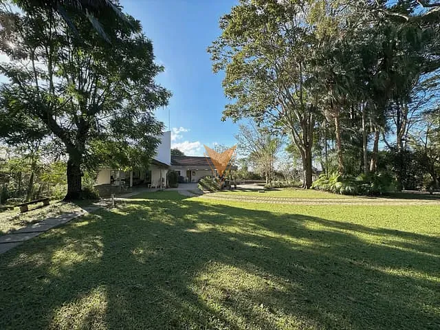 Casa 3 quartos e 2 banheiros, à venda, no bairro Chácara dos Junqueiras em Carapicuíba