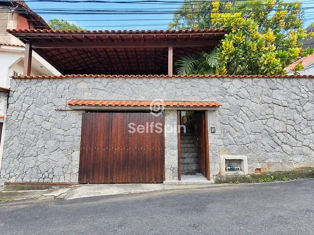 Casa 3 quartos e 2 banheiros, para alugar, no bairro Fonseca em Niterói