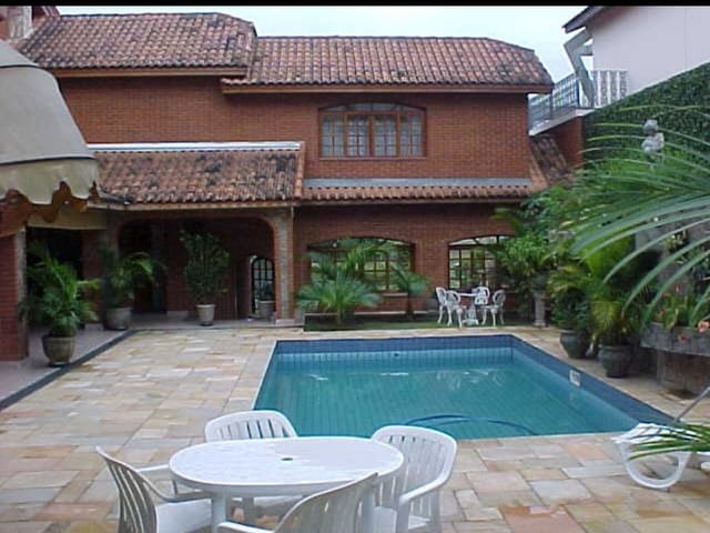 Casa com 720m² 5 quartos e 6 banheiros, à venda, no bairro Alphaville em Santana de Parnaíba