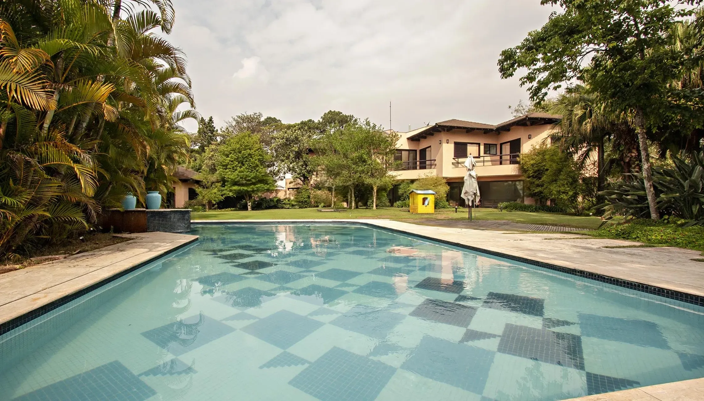 Casa em Jardim Guedala — foto 1