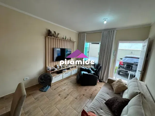 Casa 2 quartos e 3 banheiros, à venda, no bairro Cidade Jardim em Caraguatatuba