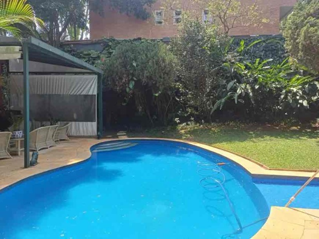 Casa com 1500m² 4 quartos e 5 banheiros, à venda, no bairro Campo Belo em São Paulo