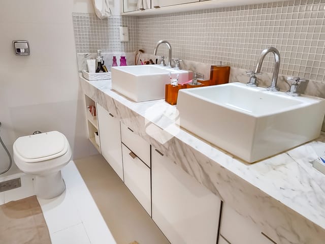 Casa com 315m² 4 quartos e 6 banheiros, à venda, no bairro Barra da Tijuca em Rio de Janeiro