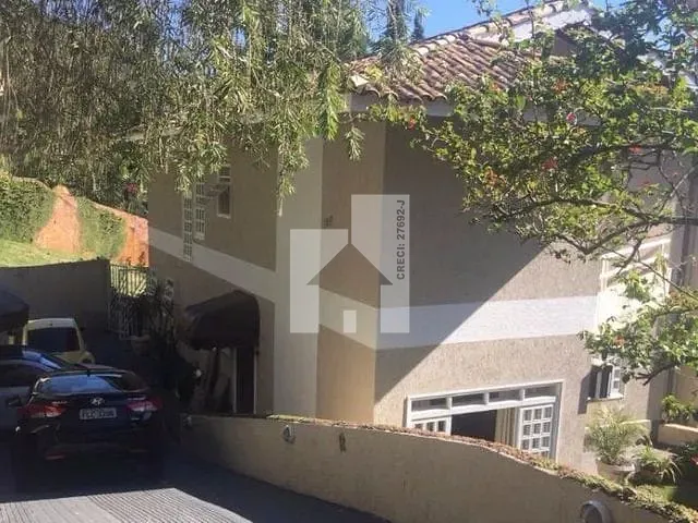 Casa com 670m² 2 quartos e 5 banheiros, à venda, no bairro Alpes dos Araçás (Jordanésia) em Cajamar