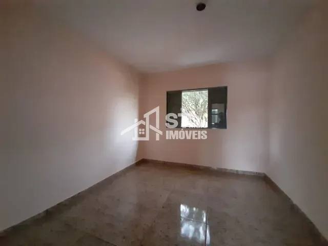 Casa com 390m² 3 quartos e 1 banheiro, para alugar, no bairro Jardim Nova Andradas em Andradas
