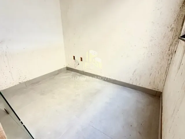 Casa 3 quartos e 3 banheiros, à venda, no bairro Parque Xangri-Lá em Contagem