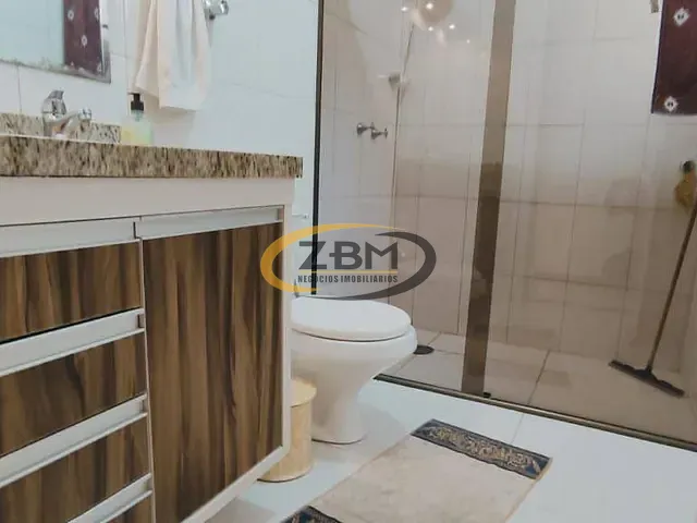 Casa 4 quartos e 2 banheiros, para alugar, no bairro Ipanema em Londrina