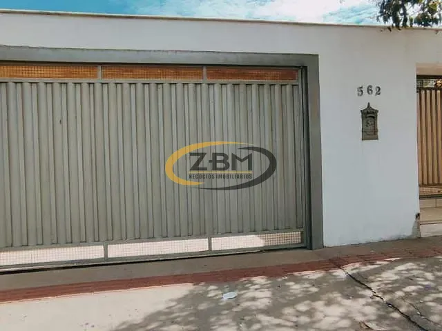 Casa 4 quartos e 2 banheiros, para alugar, no bairro Ipanema em Londrina