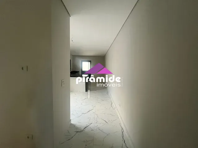 Casa 3 quartos e 4 banheiros, à venda, no bairro Jardim das Indústrias em São José dos Campos