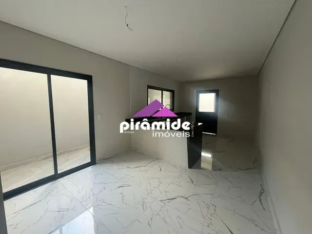 Casa 3 quartos e 4 banheiros, à venda, no bairro Jardim das Indústrias em São José dos Campos
