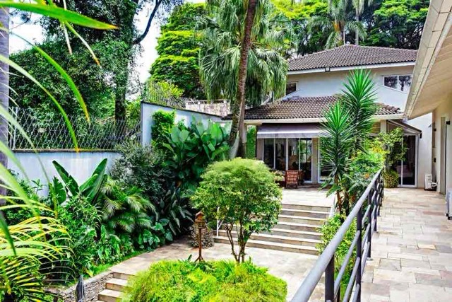 Casa com 900m² 4 quartos e 6 banheiros, à venda, no bairro Jardim Cordeiro em São Paulo