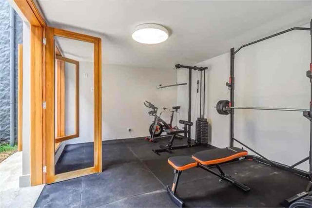 Casa com 1300m² 5 quartos e 7 banheiros, à venda, no bairro Jardim Cordeiro em São Paulo