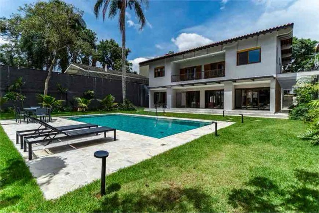 Casa com 1300m² 5 quartos e 7 banheiros, à venda, no bairro Jardim Cordeiro em São Paulo