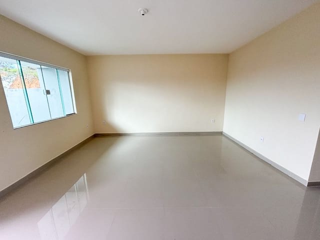 Casa com 350m² 3 quartos e 2 banheiros, à venda, no bairro Jardim Guanabara  em Macaé