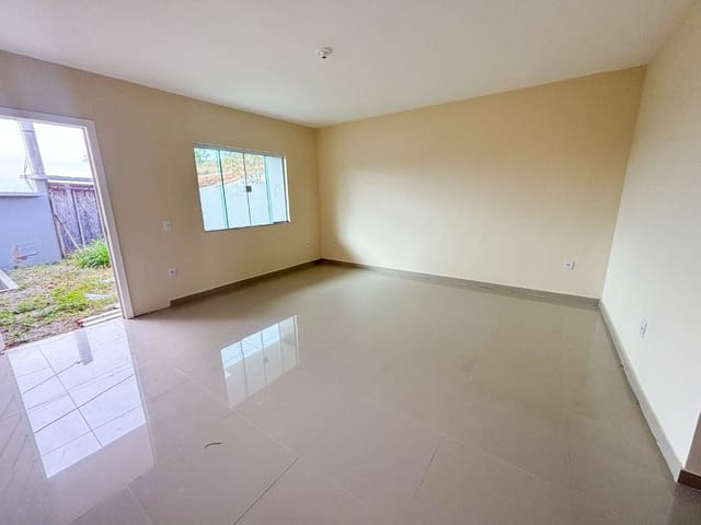 Casa com 350m² 3 quartos e 2 banheiros, à venda, no bairro Jardim Guanabara  em Macaé