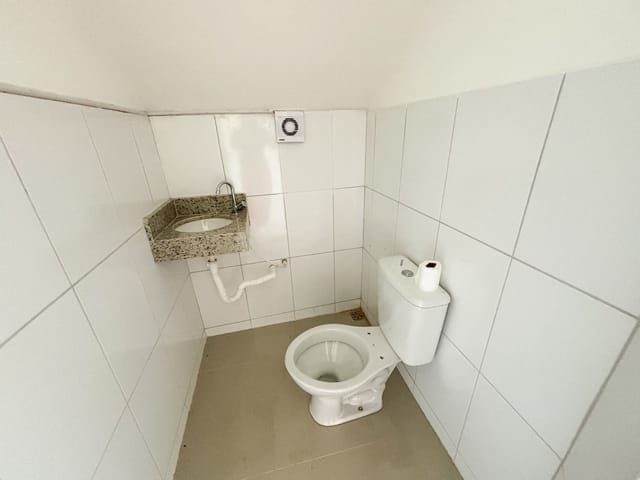 Casa com 350m² 3 quartos e 2 banheiros, à venda, no bairro Jardim Guanabara  em Macaé