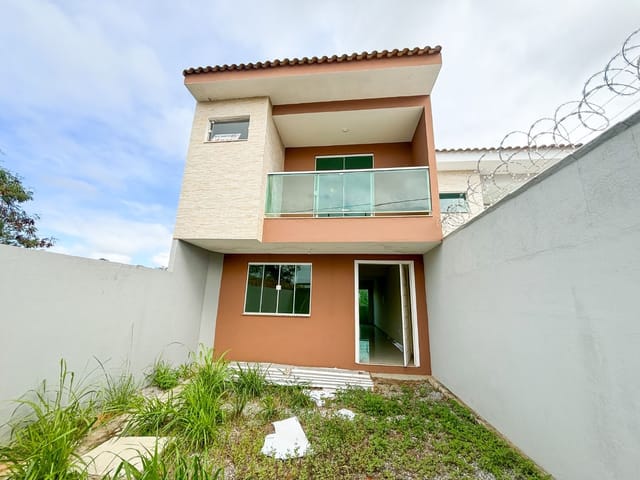 Casa com 350m² 3 quartos e 2 banheiros, à venda, no bairro Jardim Guanabara  em Macaé
